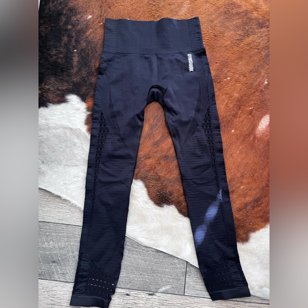 Black Gymshark leggings